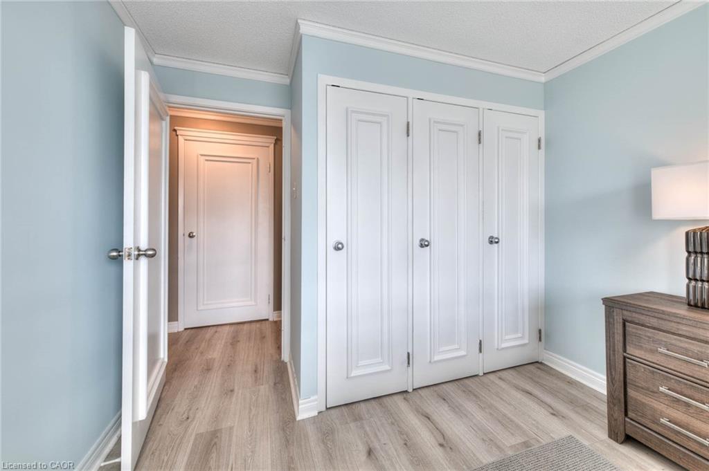 413-30 Blue Springs Drive, Waterloo, ON - Indoor Photo Showing Bedroom