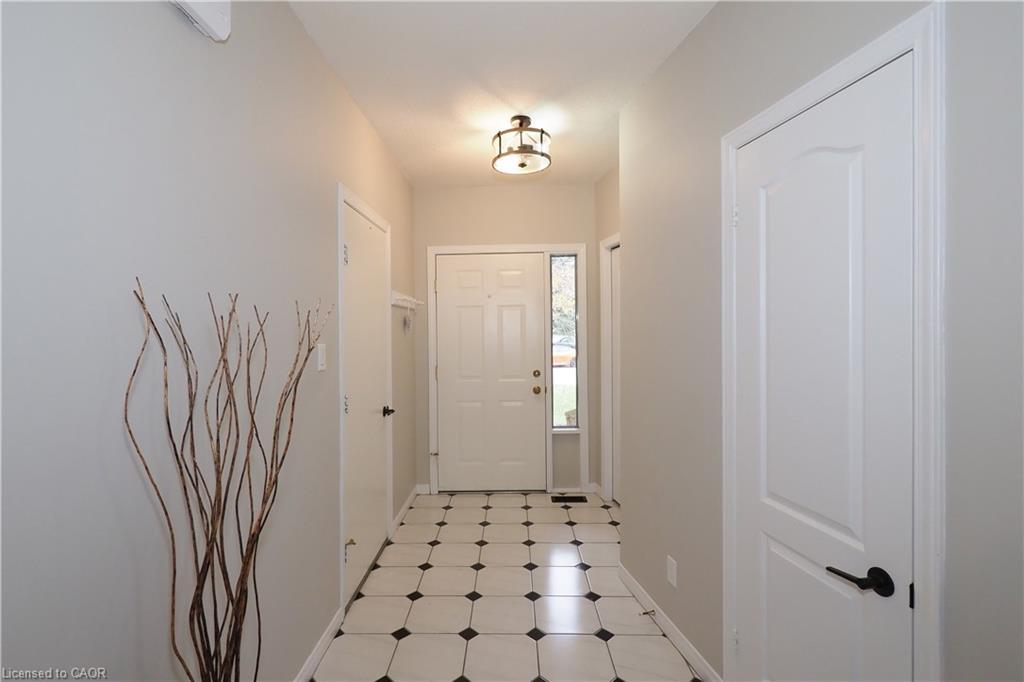 1-511 Oakvale Drive, Waterloo, ON - Indoor Photo Showing Other Room