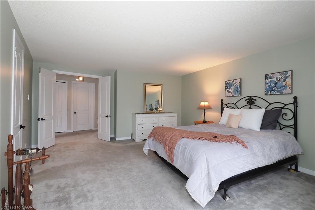 1-511 Oakvale Drive, Waterloo, ON - Indoor Photo Showing Bedroom