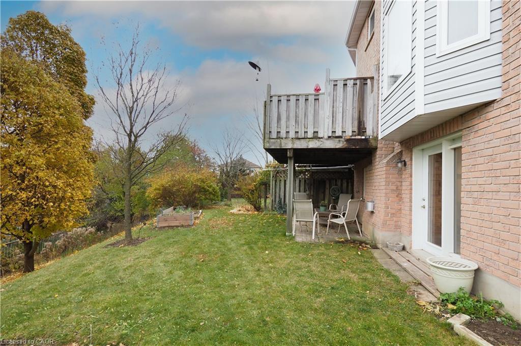 1-511 Oakvale Drive, Waterloo, ON - Outdoor