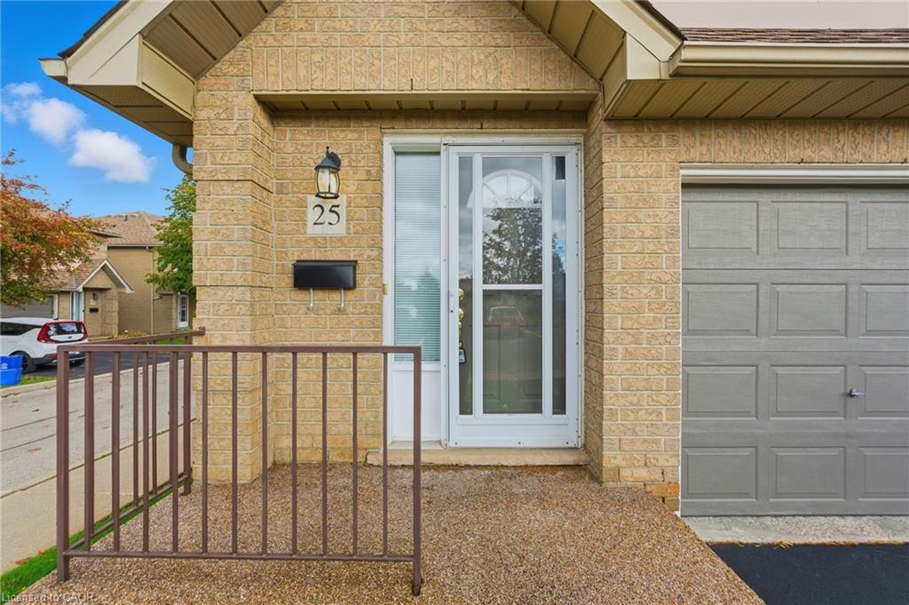 25-100 Vineberg Drive, Hamilton, ON - Outdoor With Exterior