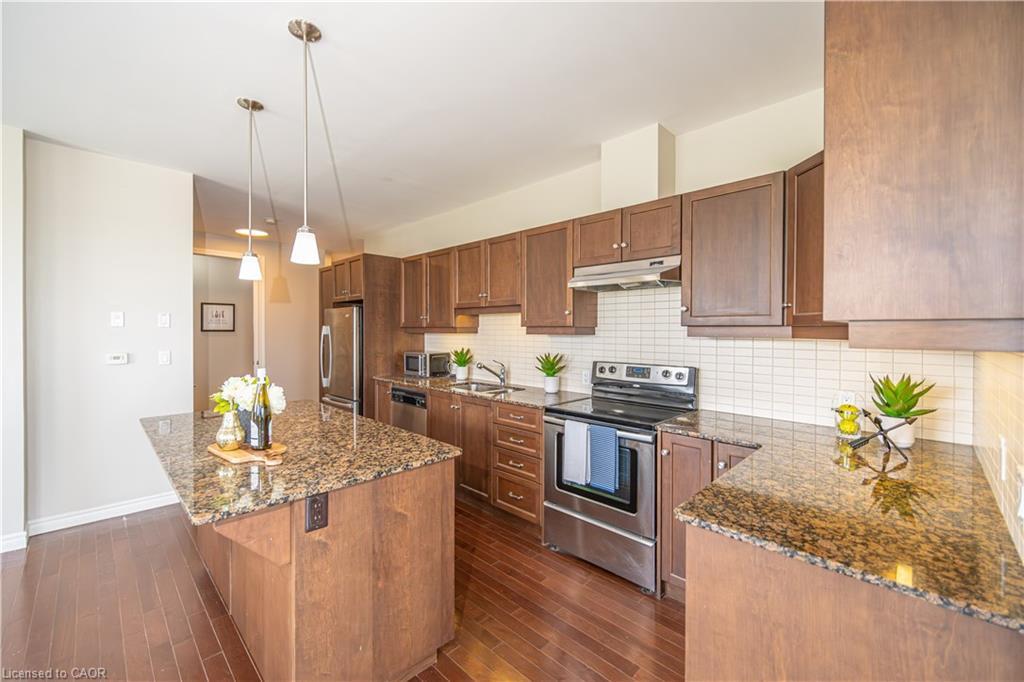 501-223 Erb Street W, Waterloo, ON - Indoor Photo Showing Kitchen With Upgraded Kitchen