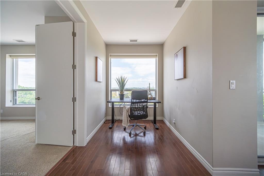 501-223 Erb Street W, Waterloo, ON - Indoor