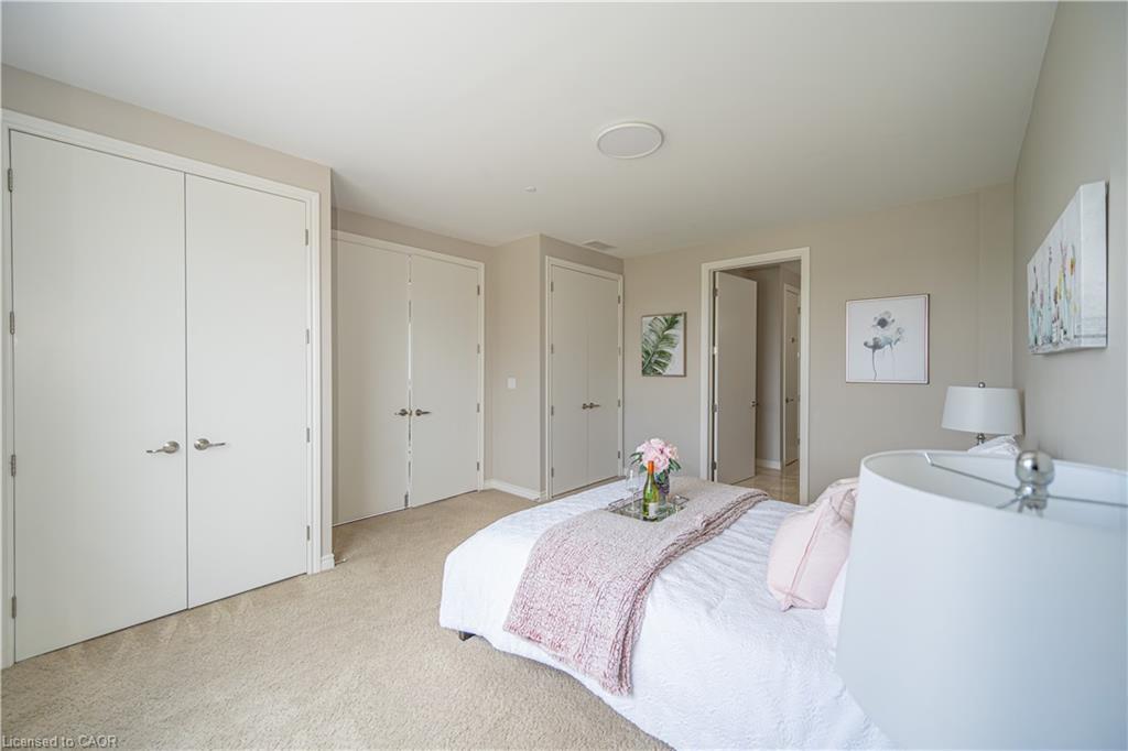 501-223 Erb Street W, Waterloo, ON - Indoor Photo Showing Bedroom