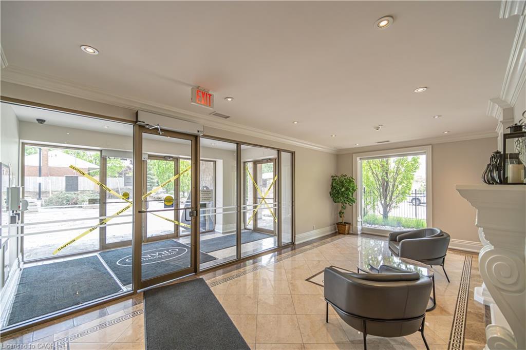 501-223 Erb Street W, Waterloo, ON - Indoor Photo Showing Other Room