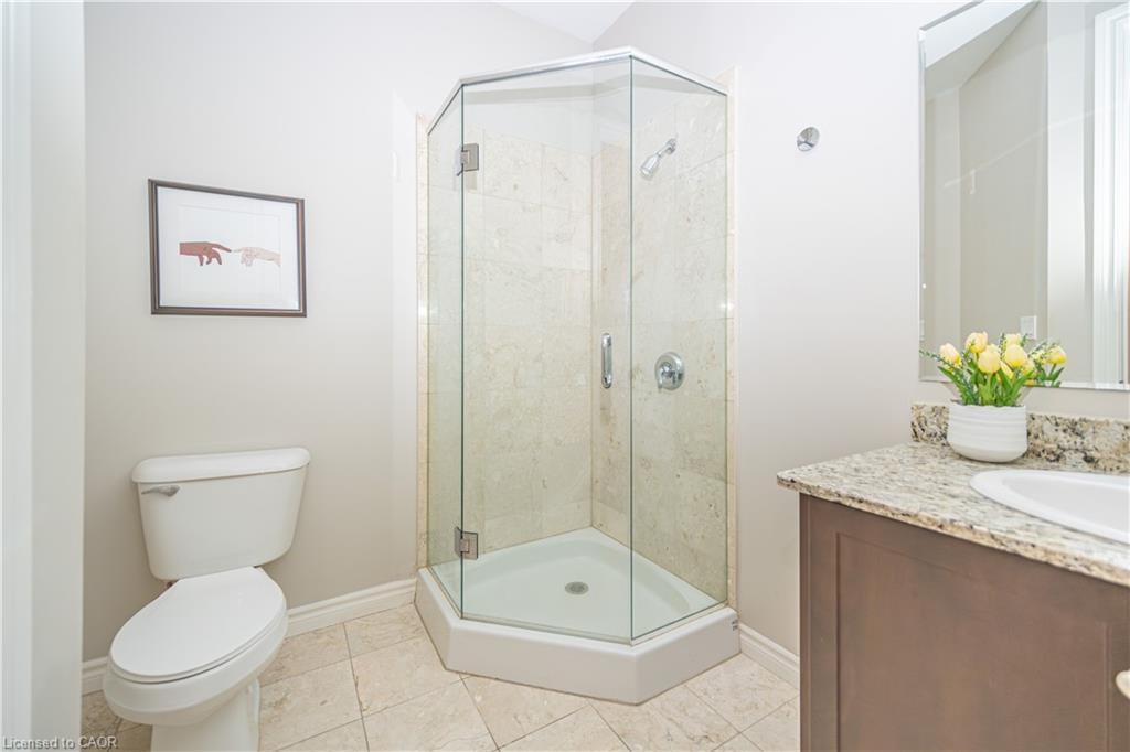 501-223 Erb Street W, Waterloo, ON - Indoor Photo Showing Bathroom