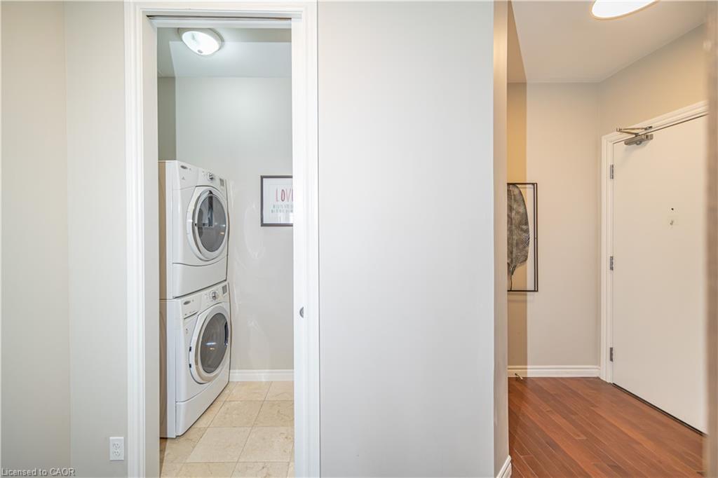501-223 Erb Street W, Waterloo, ON - Indoor Photo Showing Laundry Room