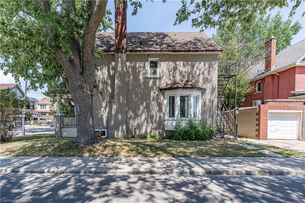 18 Barnesdale Avenue N, Hamilton, ON - Outdoor