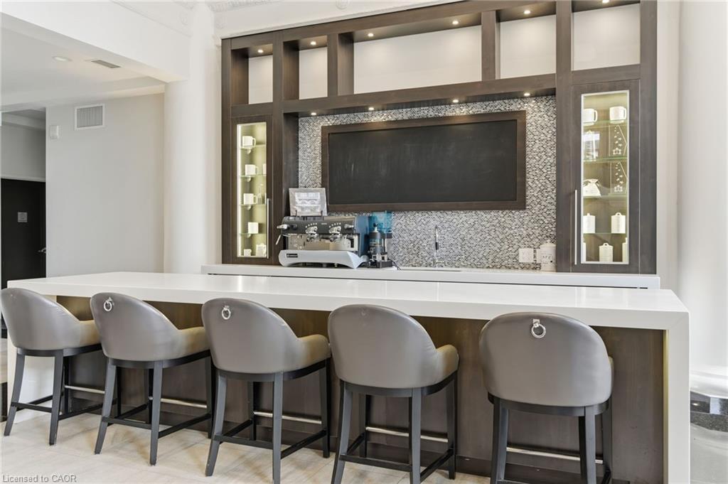 916-118 King Street E, Hamilton, ON - Indoor Photo Showing Dining Room