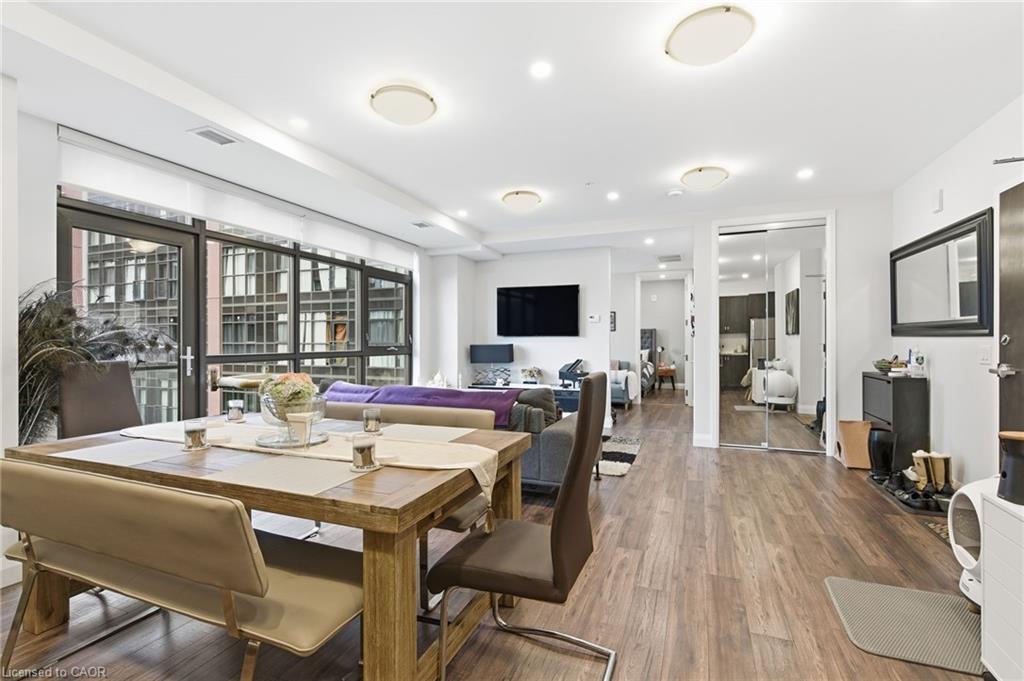 916-118 King Street E, Hamilton, ON - Indoor Photo Showing Dining Room