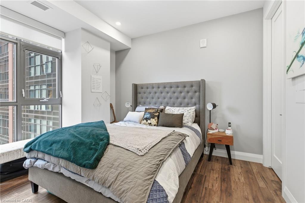 916-118 King Street E, Hamilton, ON - Indoor Photo Showing Bedroom
