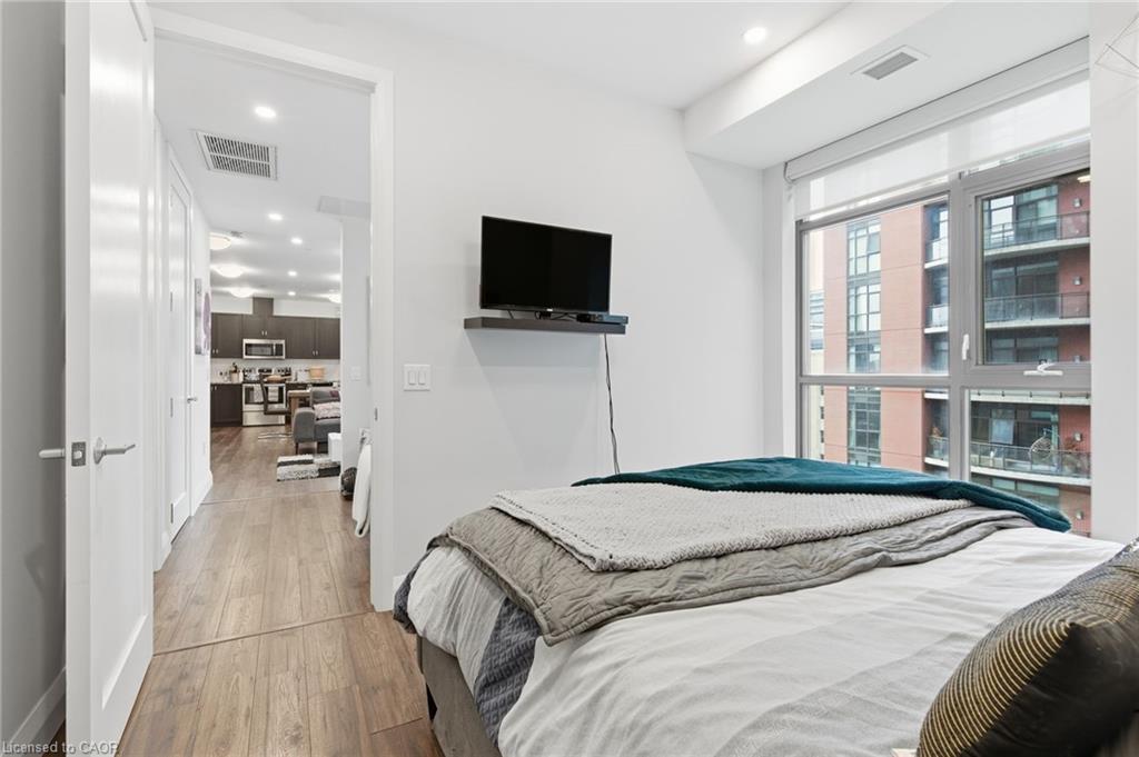 916-118 King Street E, Hamilton, ON - Indoor Photo Showing Bedroom