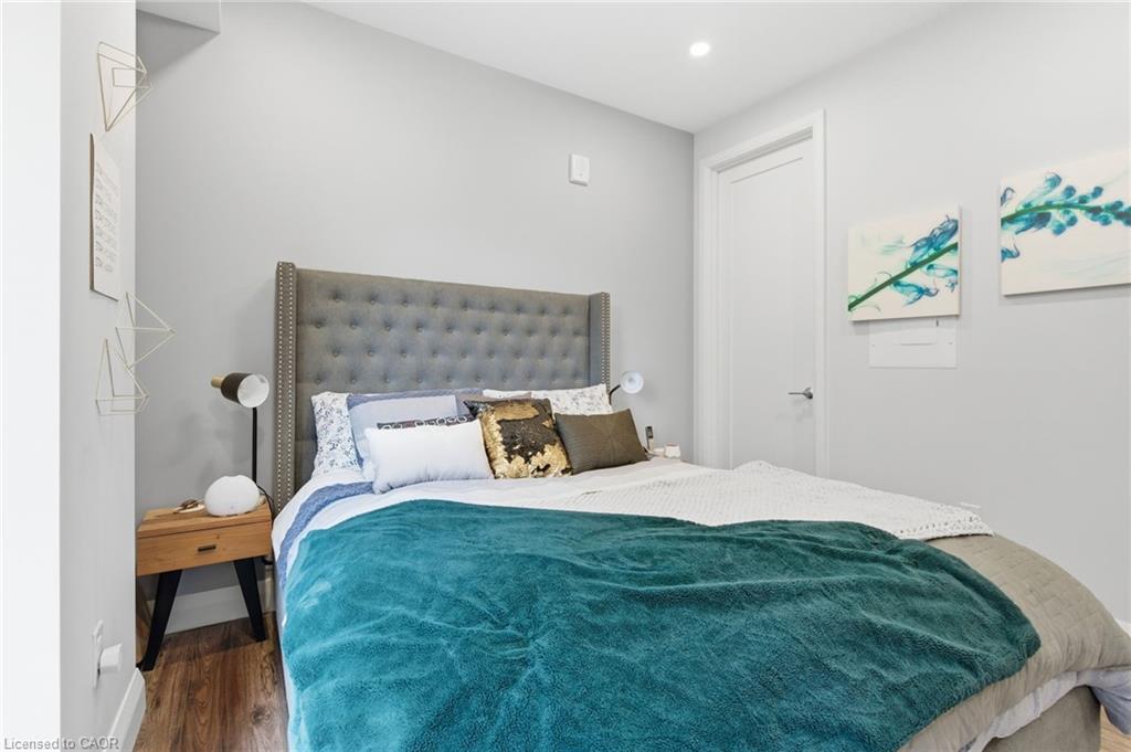 916-118 King Street E, Hamilton, ON - Indoor Photo Showing Bedroom