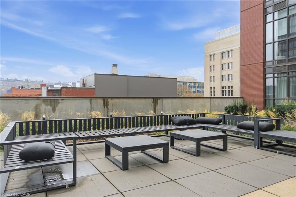 916-118 King Street E, Hamilton, ON - Outdoor