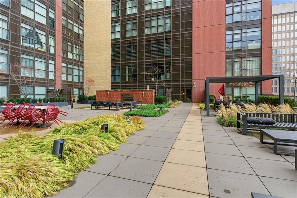 916-118 King Street E, Hamilton, ON - Outdoor