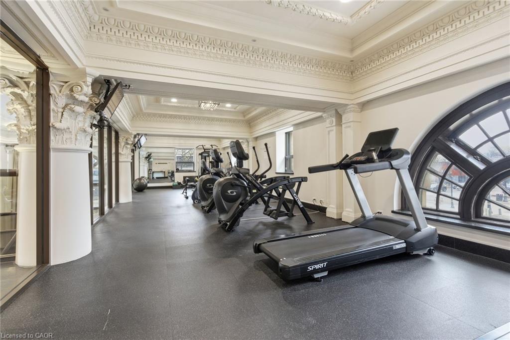 916-118 King Street E, Hamilton, ON - Indoor Photo Showing Gym Room