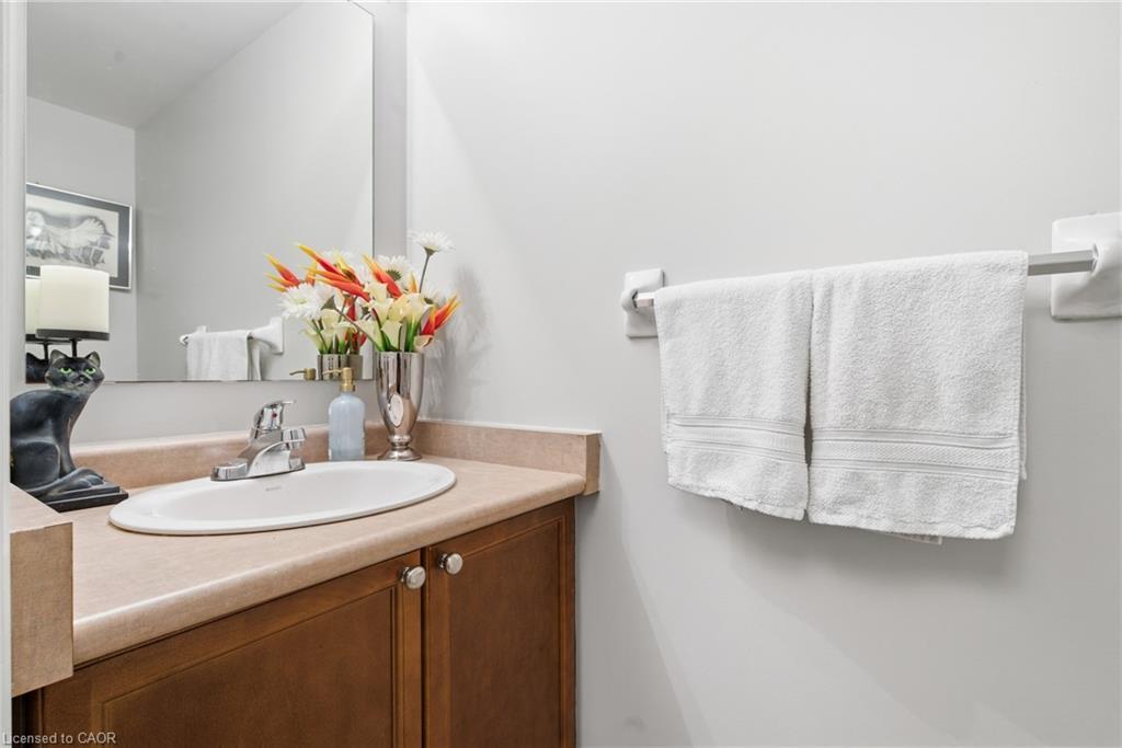 41-250 Ainslie Street S, Cambridge, ON - Indoor Photo Showing Bathroom