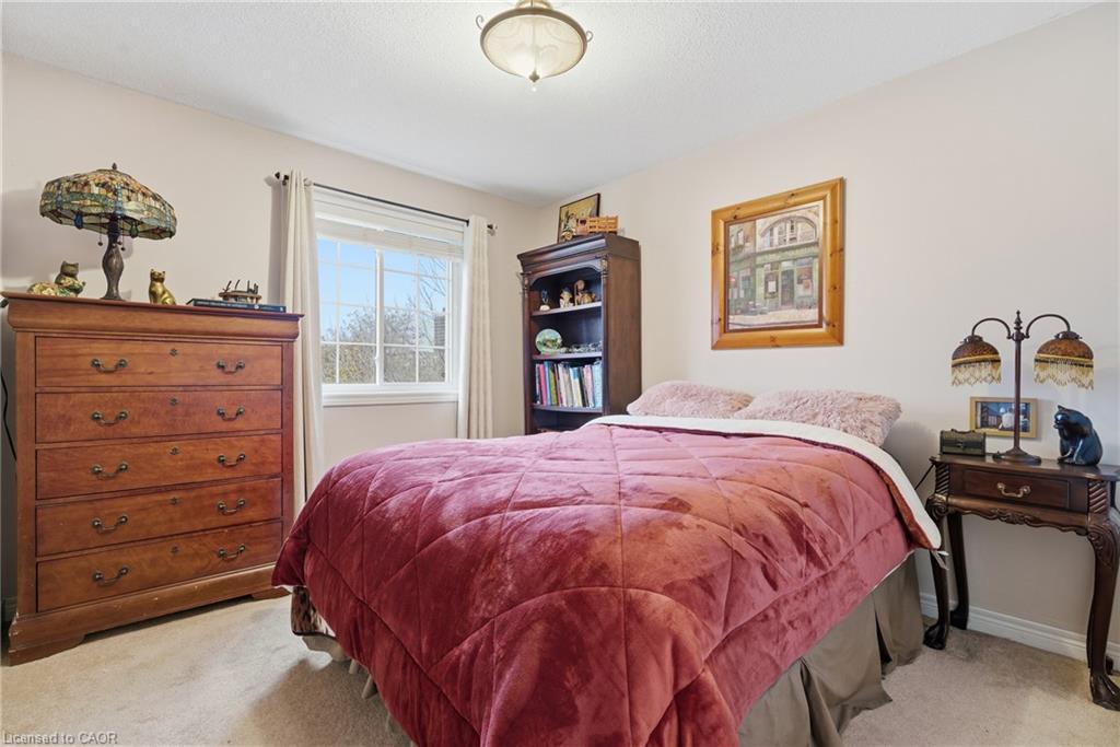 41-250 Ainslie Street S, Cambridge, ON - Indoor Photo Showing Bedroom