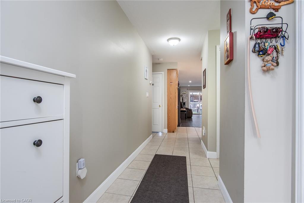 57 Hannon Crescent, Hamilton, ON - Indoor Photo Showing Other Room