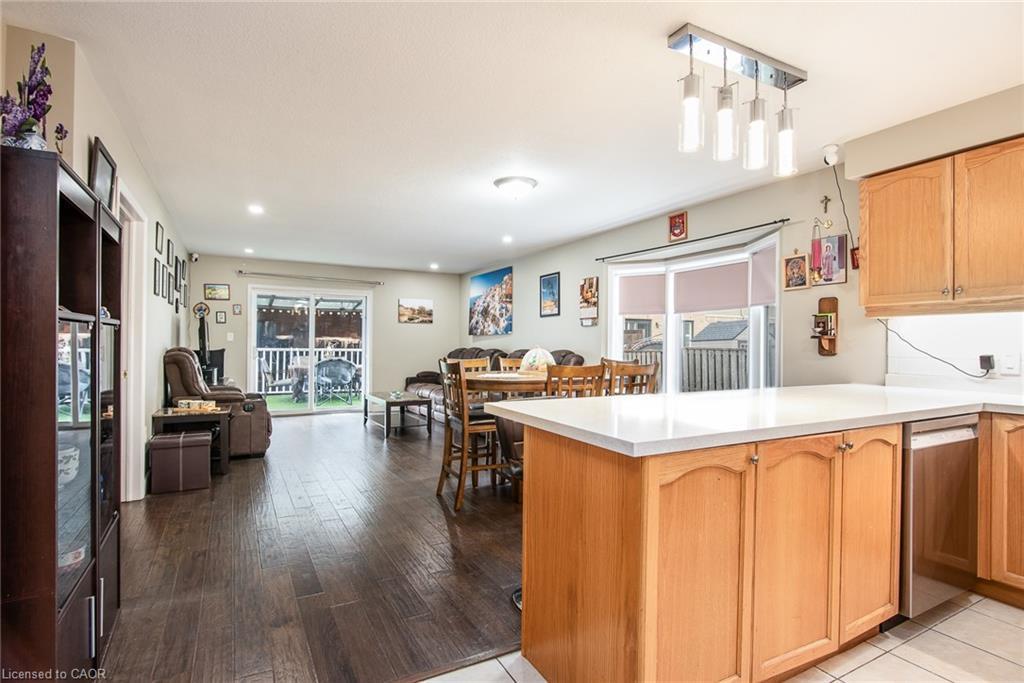 57 Hannon Crescent, Hamilton, ON - Indoor Photo Showing Kitchen