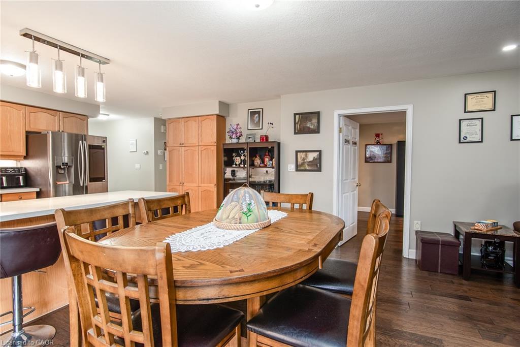 57 Hannon Crescent, Hamilton, ON - Indoor Photo Showing Dining Room