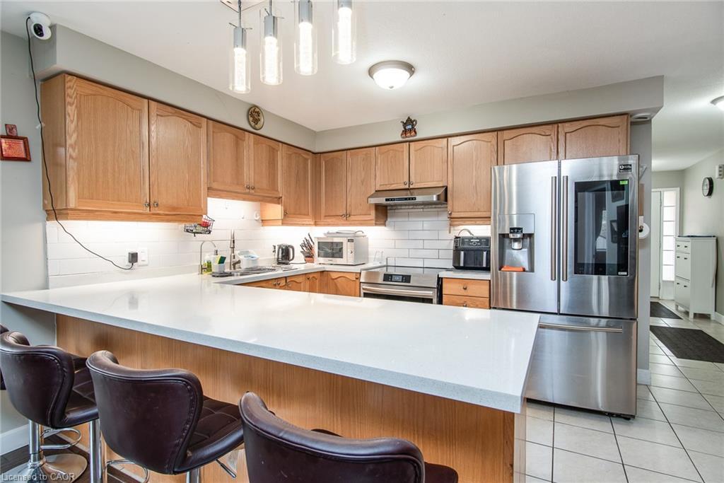 57 Hannon Crescent, Hamilton, ON - Indoor Photo Showing Kitchen