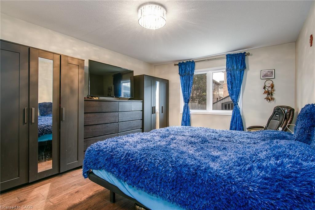 57 Hannon Crescent, Hamilton, ON - Indoor Photo Showing Bedroom