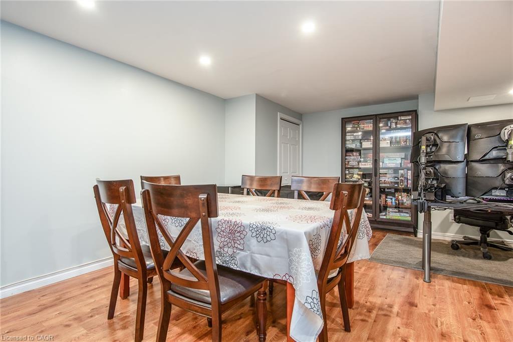 57 Hannon Crescent, Hamilton, ON - Indoor Photo Showing Dining Room