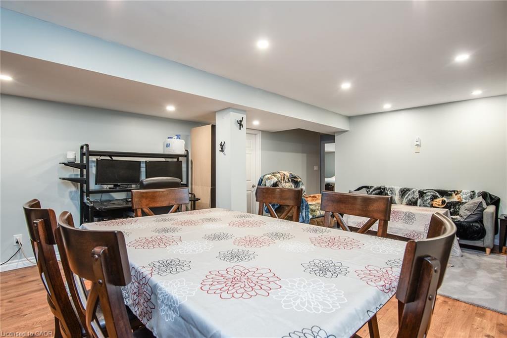 57 Hannon Crescent, Hamilton, ON - Indoor Photo Showing Dining Room