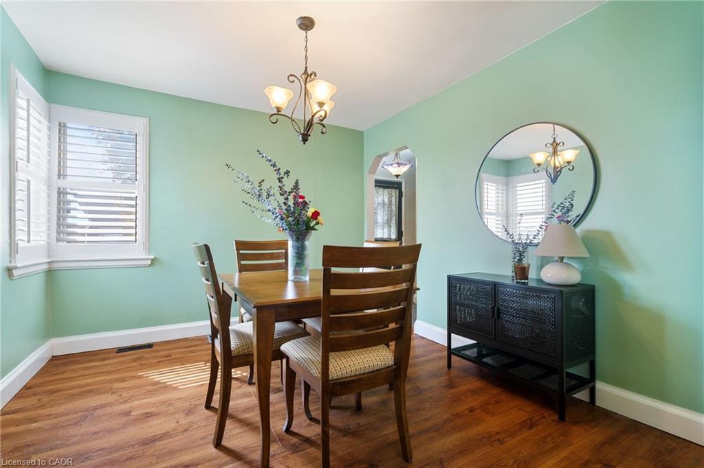 3 Montrose Avenue, Hamilton, ON - Indoor Photo Showing Dining Room