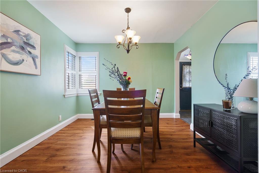 3 Montrose Avenue, Hamilton, ON - Indoor Photo Showing Dining Room