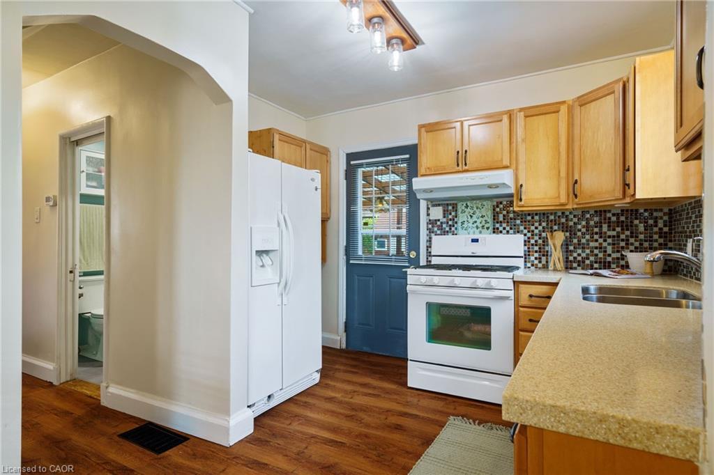 3 Montrose Avenue, Hamilton, ON - Indoor Photo Showing Kitchen With Double Sink