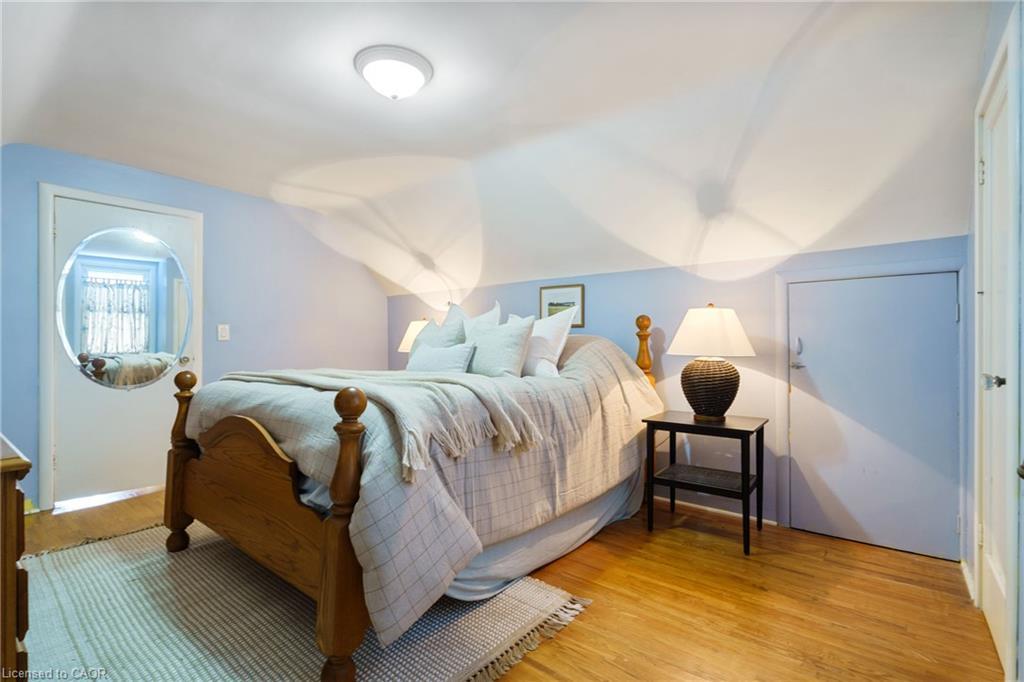 3 Montrose Avenue, Hamilton, ON - Indoor Photo Showing Bedroom
