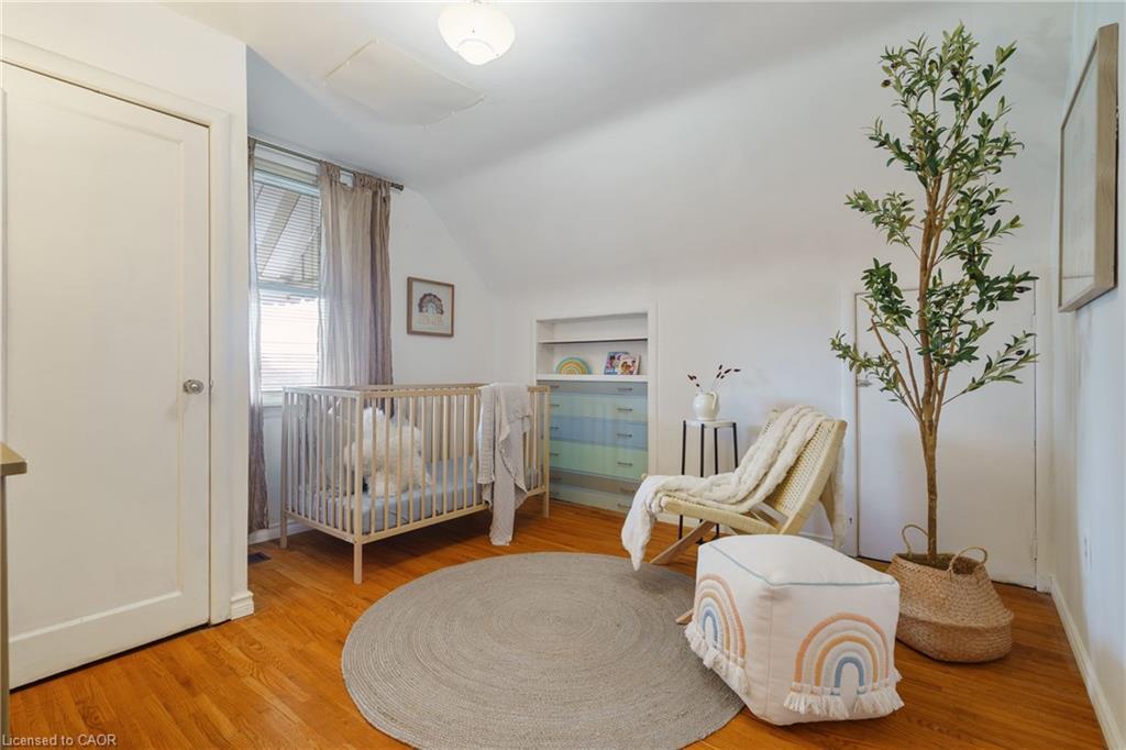 3 Montrose Avenue, Hamilton, ON - Indoor Photo Showing Bedroom