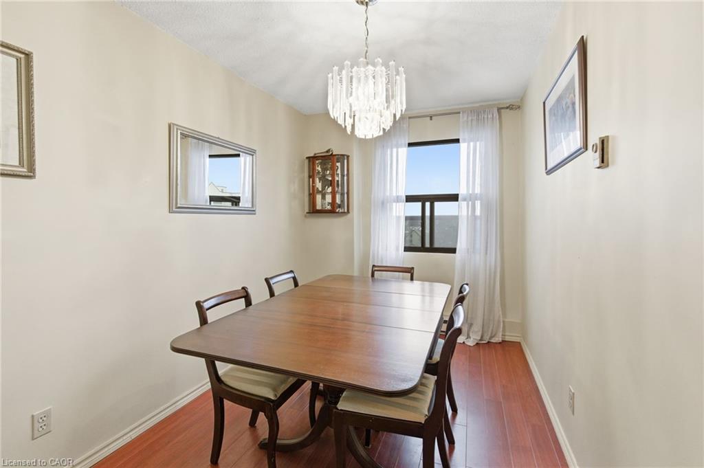 510-175 Hunter Street E, Hamilton, ON - Indoor Photo Showing Dining Room