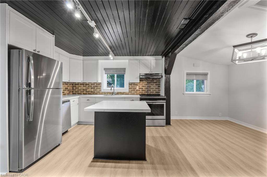 2 Griffin Street, Waterdown, ON - Indoor Photo Showing Kitchen With Upgraded Kitchen