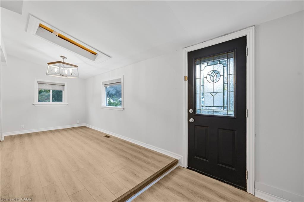 2 Griffin Street, Waterdown, ON - Indoor Photo Showing Other Room