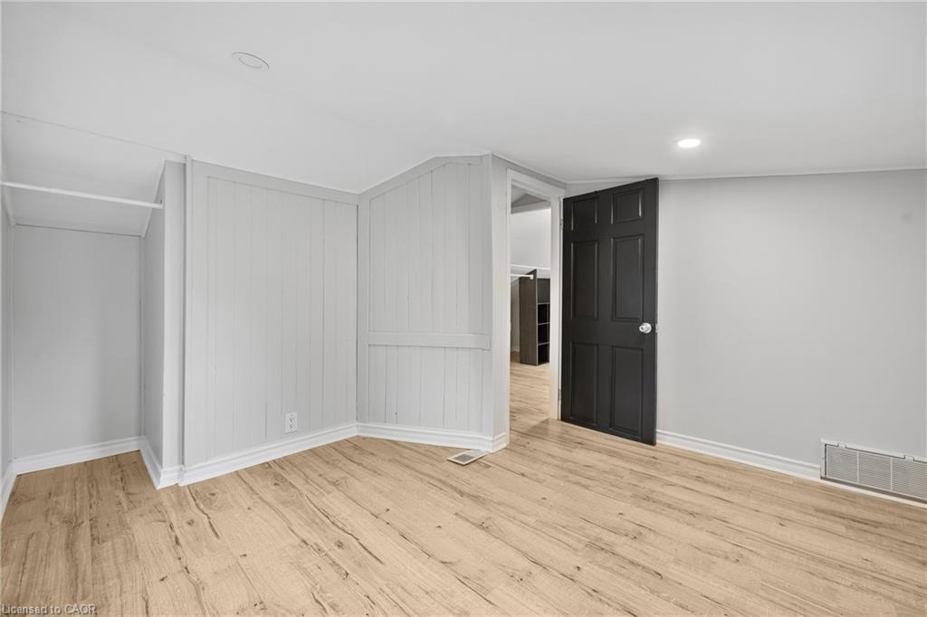 2 Griffin Street, Waterdown, ON - Indoor Photo Showing Other Room