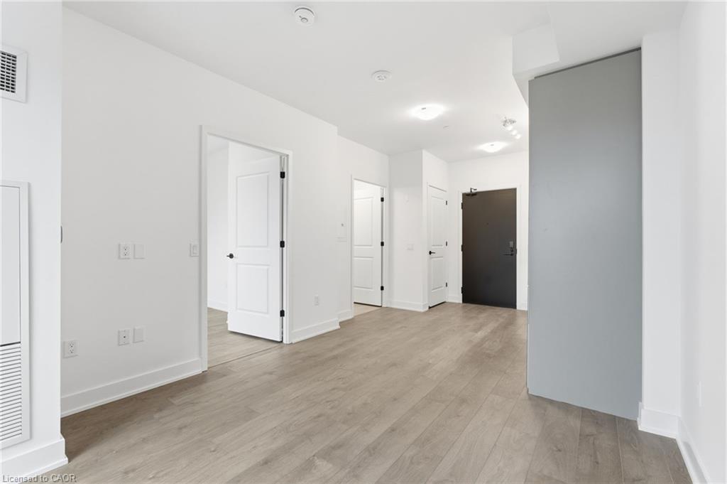 840-2343 Khalsa Gate, Oakville, ON - Indoor Photo Showing Other Room