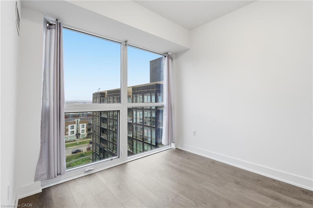 840-2343 Khalsa Gate, Oakville, ON - Indoor Photo Showing Other Room