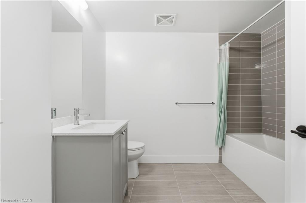 840-2343 Khalsa Gate, Oakville, ON - Indoor Photo Showing Bathroom