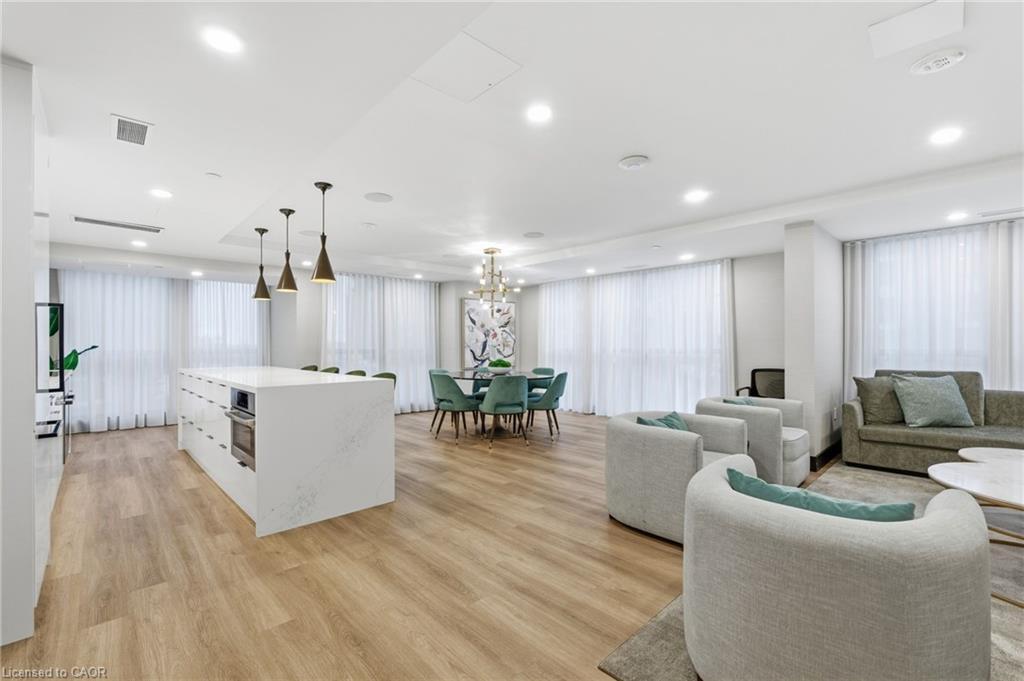 840-2343 Khalsa Gate, Oakville, ON - Indoor