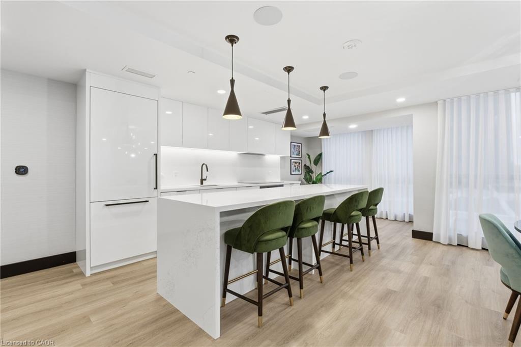 840-2343 Khalsa Gate, Oakville, ON - Indoor Photo Showing Kitchen With Upgraded Kitchen