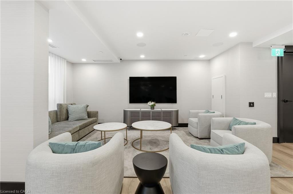 840-2343 Khalsa Gate, Oakville, ON - Indoor