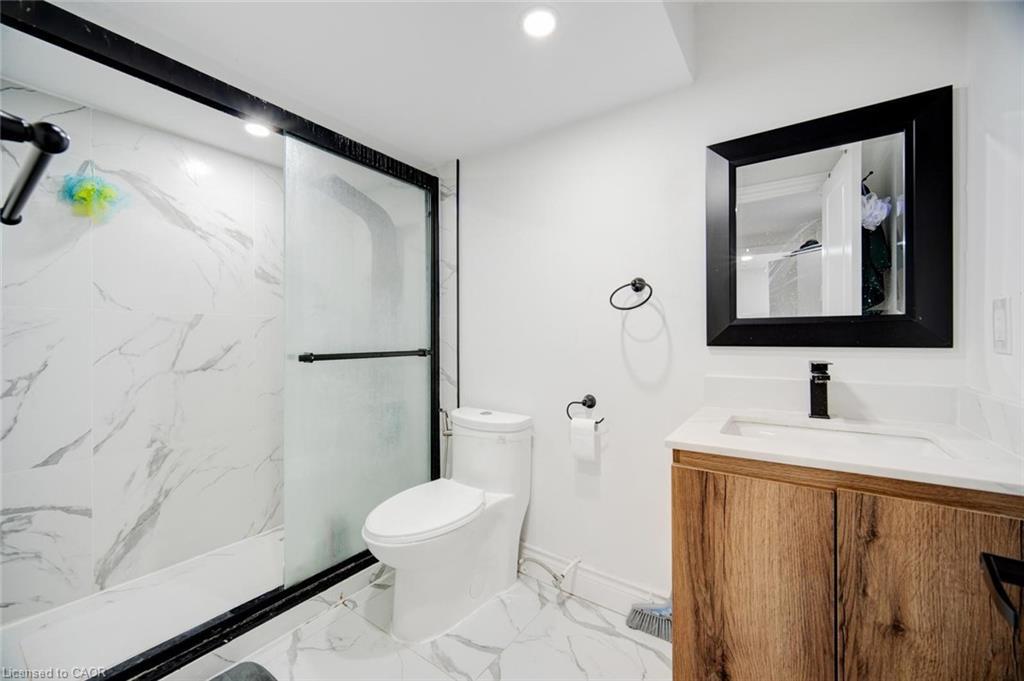 55 Longboat Run W, Brantford, ON - Indoor Photo Showing Bathroom