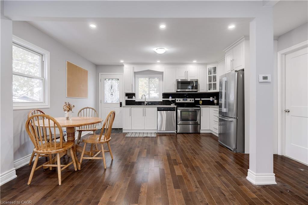 284 Walter Avenue N, Hamilton, ON - Indoor