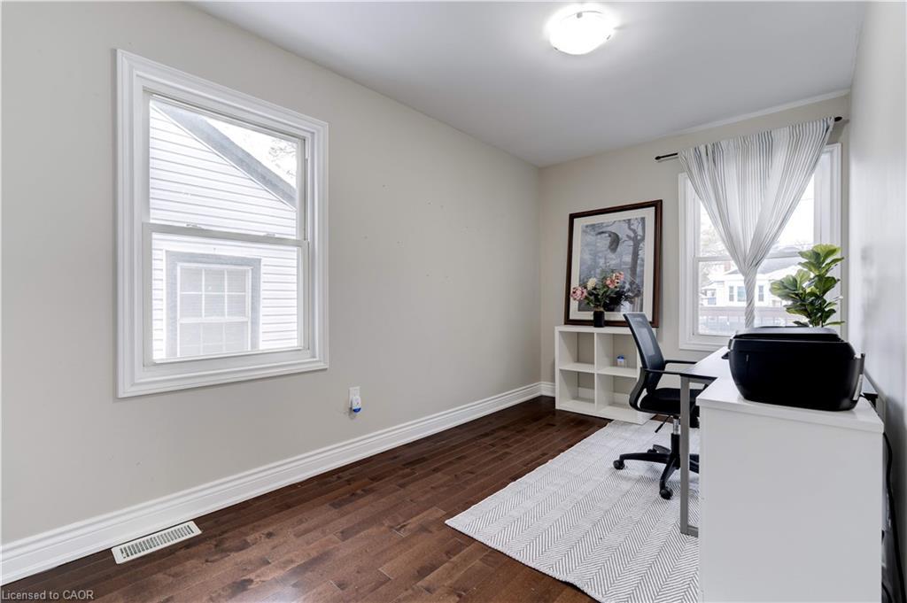 284 Walter Avenue N, Hamilton, ON - Indoor Photo Showing Office