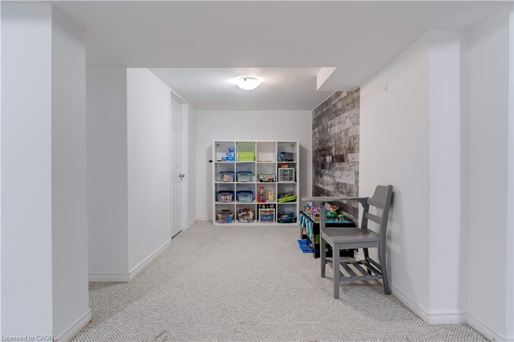 284 Walter Avenue N, Hamilton, ON - Indoor Photo Showing Other Room