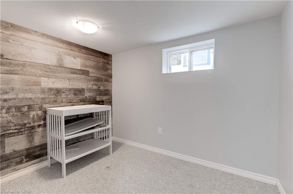 284 Walter Avenue N, Hamilton, ON - Indoor Photo Showing Other Room