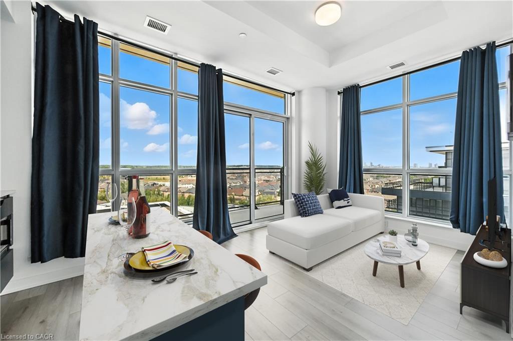Ph06-405 Dundas Street W, Oakville, ON - Indoor Photo Showing Living Room